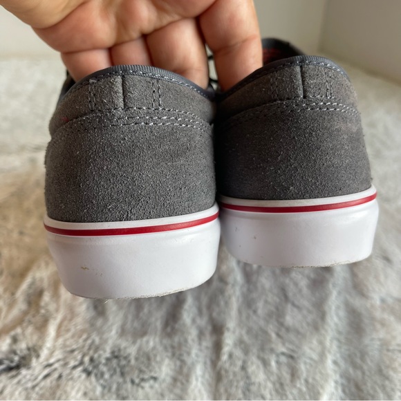 Nike Toki Low Suede Casual shoe . Boys size 5 - Picture 11 of 15